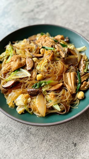 Tiffany Bach on Instagram: "🧧 Lunar New Year recipe: Buddha’s Delight (vegetarian Lo Han Jai) ✏️ Full recipe is on tifflovestofu.com It’s common for many families to eat vegetarian on the first day of Lunar New Year, but Buddha’s Delight is a vegetable medley that will be enjoyed by everyone, whether it’s Lunar New Year or any other time of year. Dried ingredients are key to making this dish full of flavor and texture while the sauce adds savory richness. Notes: 🌱 The dried ingredients can be