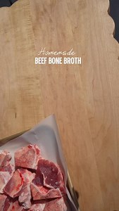 INGREDIENTS 🥩🥕 3.5 - 4 lbs beef bones 1 large onion 1 large carrot 3 - 4 slices fresh ginger (about 1 inch thick slices not grated) 10-14 peppercorns 4 cloves garlic, smashed 10 - 12 cups water (fill to the max line) Salt (to taste, added after cooking) STEPS Roast beef bones at 425 °F (220 °C) for about 40 minutes until nicely browned. Transfer the roasted bones into your instant pot (or pot) and add all ingredients except salt Pour in 10-12 cups of water up to the maximum fill line. If using