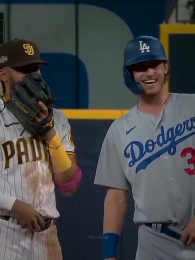 MLB joking with friends 🥹😀 #friends #mlb #flacomlb #grandesligas