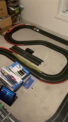 Emergency services are away | Scalextric