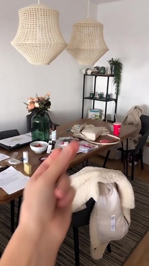 Schnelles Aufräumen mit Ebru - Lustiges Video