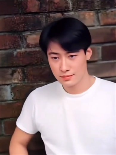 #LeonLai - Li ming, adalah seorang aktor Hong Kong dan penyanyi Kantopop. Dia merupakan salah satu dari