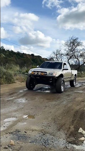 Simple Toyota Tundra “Prerunner” build !