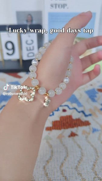 Trendy girls' bracelets: Get yours fast! #accessories#jewelrybyusinesse#crystalbracelet #crystalbracelet#fyplwj