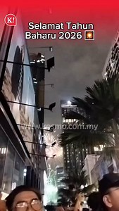 10K views · 94 reactions | PERCIKAN bunga api memeriahkan sambutan tahun baharu di sekitar Bukit Bintang malam ini. | Kosmo Online | Facebook