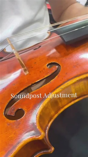 𝐀𝐫𝐜𝐨𝐕𝐢𝐨 𝐕𝐢𝐨𝐥𝐢𝐧 𝐒𝐡𝐨𝐩 on Instagram: "The soundpost may look small, but its position shapes the violin’s entire voice. With precise, delicate adjustments, a maker can elevate clarity, projection, and balance in just a few millimeters. ✨ A subtle touch — a transformed sound. 📍 Visit ArcoVio Violin Shop for a professional setup. #arcovioviolinshop #soundpostadjustment #violinsetup #luthiercraft #fineviolins #violincare #stringplayersofinstagram #violinrestoration #instrumentsetup #v