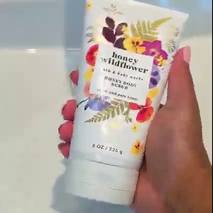 Welcome to THE fragrance destination—with hundreds of unique & classic scents perfect for treating yourself or someone else. | Bath & Body Works