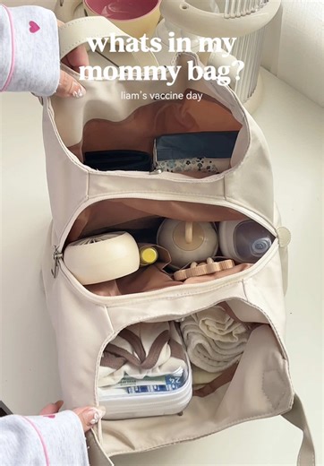 My current fave bag!! 🤍 sobrang organized pag eto gamit ko, very spacious pa! perfect sa daming dala pag lalabas kasma si baby, not too big and not too small tamang tama lang 🥰 #mommybag #diaperbag #babybag #momfinds #momlife