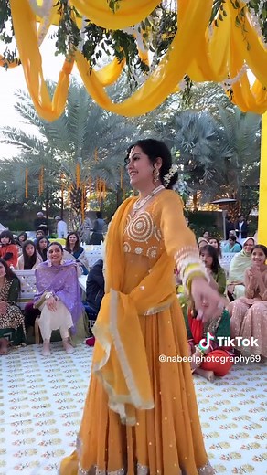 Beautiful Mehndi Dance Moments at Islamabad Wedding
