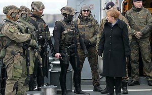 德国纪录片《下潜！战斗蛙人》