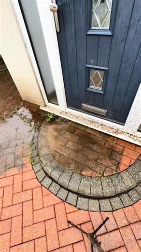 #pressurewashing #satisfyingvideo #soclean #asmrcleaning #cleaning | Amazingtips