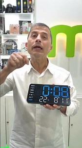 LED digital clock with large numbers: time, date, and temperature at a glance. #mmmimóvil #clock