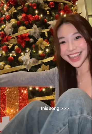 Discover the Magic of Holiday Music with Ellen