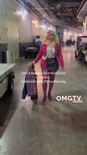 Cardi B wearing a full archival runway look… finished with a $41,000 Chanel necklace-bag. Rare, intentional, and completely unapologetic. Thoughts? Iconic or too much? 👀👜 #chaneladdict #pursecollector #purseaddict #fashionmoments #celebritystyle #luxuryculture #handbaghistory #cardib | Ultimate Handbag Care