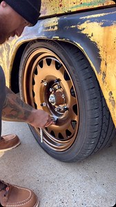 With simple.clips you can install dog dish hubcaps to any smoothie style wheel. Kits available at www.simplec10.co | SIMPLE.C10