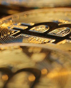 China bans all cryptocurrency activities