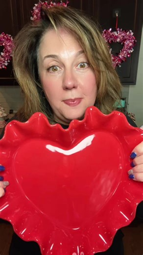 Gorgeous Heart Shape Scalloped Pie Plate for Baking