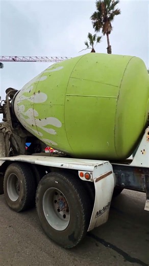 Up Close on the Mixer 👀🚛