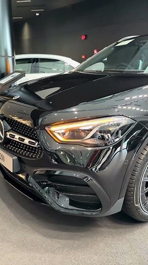 Exterior POV - Mercedes GLA 250 4Matic