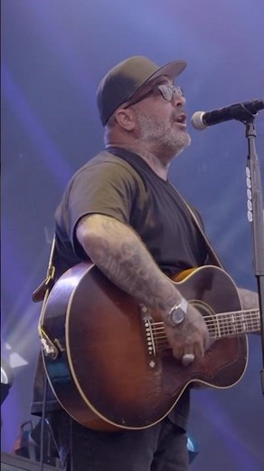 Who’s ready to surf at Sonic Temple Festival this May? 🏄 #staind #sonictemple