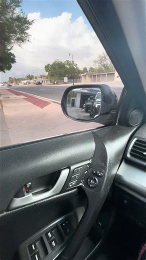 I swear cars were coming from all directions🤦🏽‍♀️They were stuck in the car wash bay because of me