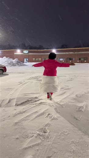 Fewyteciyevjues (@victoria.flowering)’s video of the holdovers