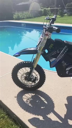 pool in back #pool #ingroundpool #key #blowthisupforme #fypシ゚viral #pic #speed #fyp #blue #dirtbike #mototec #electric #tire #36v #famous #foryou #follow #followme