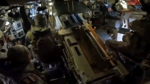 克拉斯诺亚姆斯基方向，俄军2S19M“姆斯塔”榴弹炮打击乌军阵地