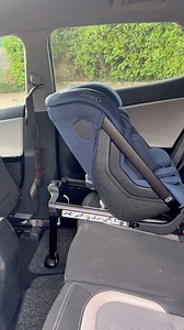 The Axkid ONE 3 is Swedish Plus Tested 🇸🇪… but what does that mean? The Axkid ONE 3 is one of very few car seats that have passed this rigorous safety test. Meaning that the car seat is certified to meet the utmost protection. Not only does this car seat meet the highest safety standards but its patented SpaceFlow technology means your little one can remain rear-facing for up to 7 years! (61cm to 125cm / 23kg) 👏 | Natural Baby Shower