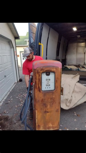 Today the rusty old gas pump that the late great Cadillac Man bought f nearly a decade ago went back to Josh. Circle of life. Still amazed how he managed to wrassle that heavy ass thing into his van all by his lonesome. My back hurts from watching! Delivery was Safe!!! #oldgaspump #gaspump #petroliana #oldgaspumps #rustystuff #antiquepicker #gettingridofstuff | Old Gas Pumps and Vintage Signs