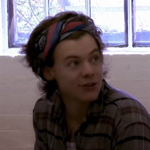 Stylish Edits of Harry Styles: A Visual Journey