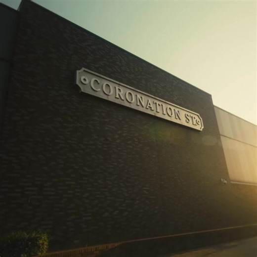 Golden skies, cozy walks and Autumn breeze in #Manchester 🌆🍂 🔹 7 direct weekly flights from #Jeddah Book now ✈️ https://www.saudia.com/campaign-fb #ThisIsHowWeFly | SAUDIA AIRLINES الخطوط السعودية