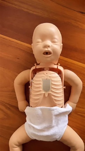 When we press on the sternum during CPR we’re pushing directly over the heart so every compression helps pump blood to the brain and vital organs. Aiming for the sternum keeps the force centred, protects the ribs, and gives the best chance of keeping someone alive until help arrives. You literally become a lifesaving pump! It’s important to get it right! If you need some practice, contact us to find out where you can join one of our courses. #CPR #FirstAid #Resuscitation #CardiacArrest #ChestCom