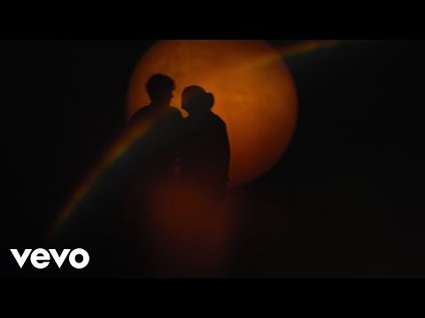 Louane - soleil feat. p3gase (Clip officiel)