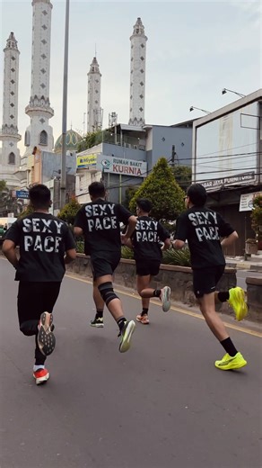 @rreynoal on Instagram: "but more than running i love community #run #running #runners #runner"