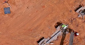 Using Concrete Mixer Truck Concrete Columns: стоковое видео (без лицензионных платежей), 1092538747 | Shutterstock