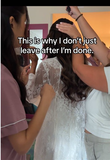 Bridesmaids' Guide: Perfectly Handling the Wedding Veil