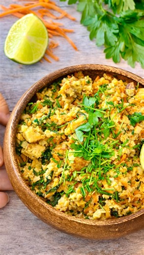 Megtart-ALAK Életmód on Instagram: "Miben más a MegtartALAK, mint más étrendek? A MegtartALAK nem egy egyszerű étrend. Nem arról szól, hogy kapsz egy receptlistát és étrendet és vakon követed. Itt tanulás történik. Megtanulod érteni a saját testedet. Megérted, mi miért történik benned. A MegtartALAK-ban tanulsz a – tested működéséről – az egészségről – a főzésről – az ételek valódi hatásáról – a hormonrendszeredről – az idegrendszeredről – a bélrendszeredről – a vércukorszinted működéséről Előad