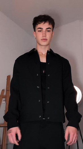 Stylish Black Outfit Showcase: Fashion Inspiration