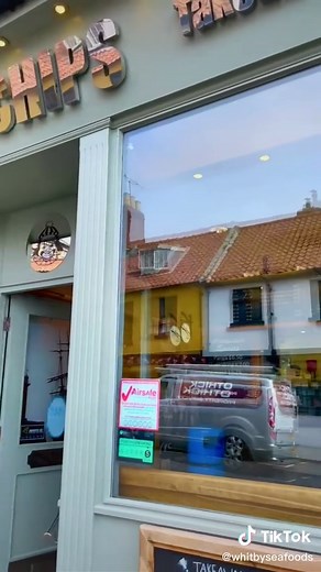 This is our guide to some of our favourite spots in Whitby, and there’s something for all the family to enjoy! ☀️ Let us know if you visit! 🍤 #whitby #familyholiday #ukholiday #yorkshire #ukcoast