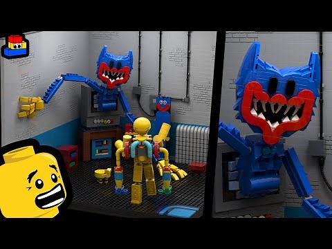 LEGO Poppy Playtime 3: Nightmare Huggy Wuggy coming out of the TV Playset