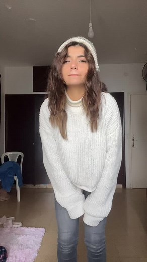 Learn Sign Language Through Expressive Gestures