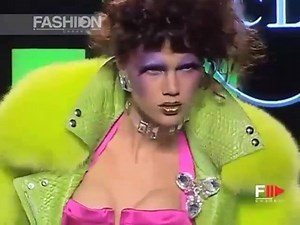 36K views · 197 reactions | In case any of you were wondering this is both my outfit and mood for 1st day out of quarantine: Dior SS04 by John Galliano via diorinthe2000s (Instagram) | sleek magazine | Facebook