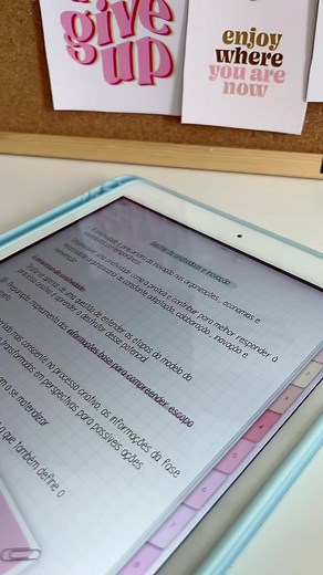 Organizar seus estudos nunca foi tão fácil ✨ O Caderno digital é uma ótima ferramenta para quem busca organização e praticidade em um único lugar 🌸 ✨12 matérias ✨12 opções de capas ✨2 cores de caderno: preto e branco ✨3 opções de folhas : quadriculada, pautada e pontilhada ✨ adesivos digitais Acesse o link na bio e baixe o seu 🖤 #tabs6lite #agendadigital #estudos #resumodigital #cadernodigital #goodnotes5 #samsungnotes #estudante #plannerdigital