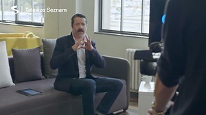 Legendární trenér Hrouzek se vrací. Na Televizi Seznam sledujte všechny tři série Lajny každý čtvrtek večer! | Televize Seznam