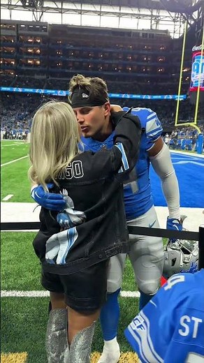 Football Player Kisses Partner on the Field#footballlove #stadiumkiss #sportsromance