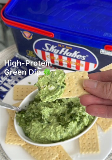 This HIGH PROTEIN green goddess dip is the perfect snack for your St. Patrick's Day celebration and it pairs so perfectly with the crunch of @Skyflakes North America crackers! 🍀 Ingredients: *200g cottage cheese *1/2 avocado *1/2 jalapeno *1/2 lime or lemon juice *drizzle of olive oil *1/2 cup herbs (cilantro, parsley, chives) *1 sprig green onions *1 clove garlic *1/2 tsp salt *Pair it with SkyFlakes Crackers #greengoddess #highproteinrecipe #dip #healthyrecipe #easyappetizers