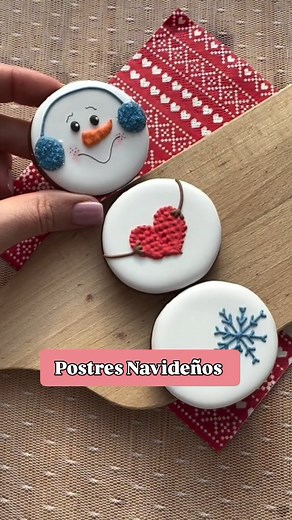 🎄 Diciembre Llega Solo Una Vez Al Año, Y Vos Podés Convertirlo En Tu Mes Más Dulce Y Rentable. ✨ Prepararte Con Tiempo Es La Clave Para Saber Qué Ofrecer. 💪 No Se Trata De Hornear Más, Sino De Hacerlo Con Estrategia Y Disfrutar El Proceso Sin Estrés. 🎁 Entrá A Mi Biografía Y Accedé A Mi Recetario Digital Para Tener La Mejor Temporada Navideña De Tu Emprendimiento. #PostresNavideños #EmprendedorasReposteras #RecetasDeNavidad #ReposteríaCasera #IdeasNavideñas | Postres Tentación