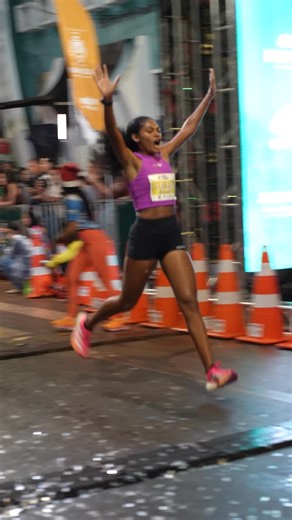 Prefeitura de Anápolis on Instagram: "🏃‍♂️💫 Anápolis, vocês ARREBENTARAM! A última etapa do Circuito Anapolino veio em edição noturna e trouxe tudo que a gente ama: energia boa, gente feliz e aquela sensação de “missão mais que cumprida”! ✨🔥 Foram milhares de corredores iluminando a cidade, garantindo a medalha da letra “S” e fechando ANÁPOLIS com chave de ouro. 🏅💙 Teve passo firme, sorriso largo, foto bonita e muita história pra contar! Se você correu, caminhou, vibrou ou foi só pra torce