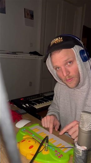 Quick Linien no 52 blau grau rau flau #autotune #vocal #toypiano #absurd #blueeyes